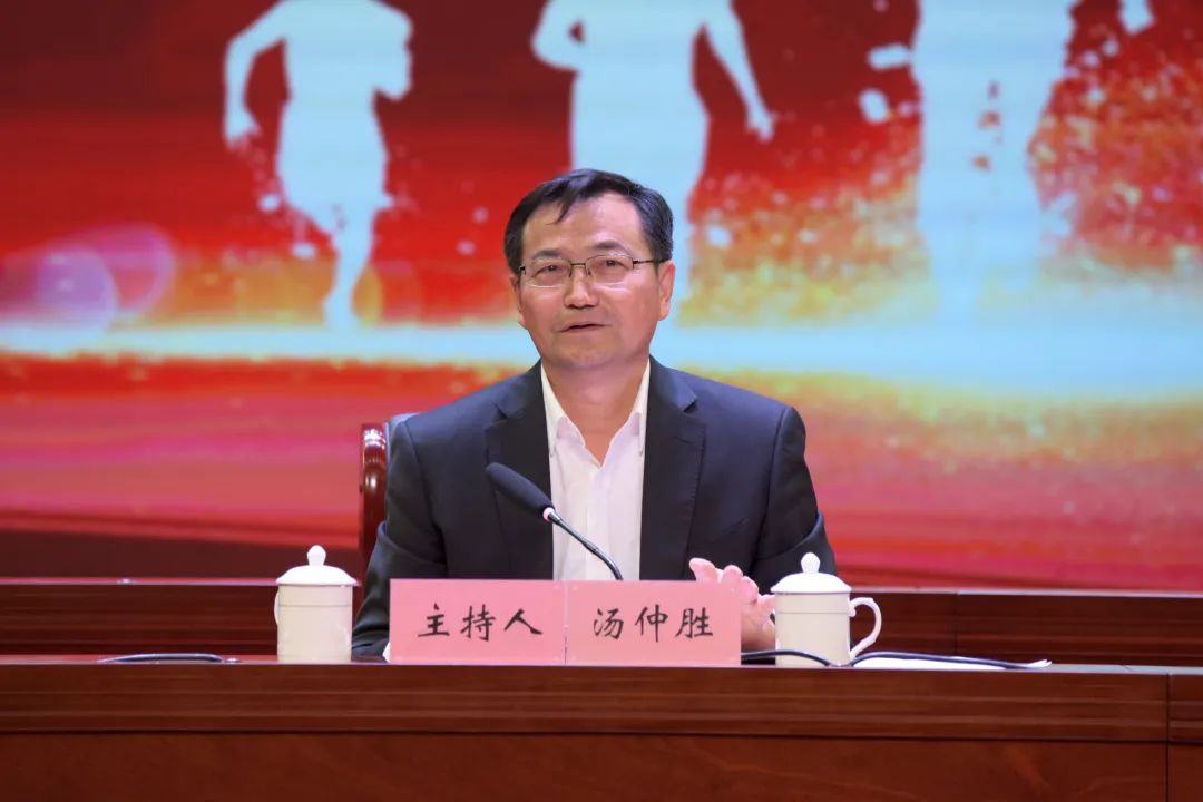 党的二十大代表路丙辉教授应邀来合肥科技职业学院作专题报告