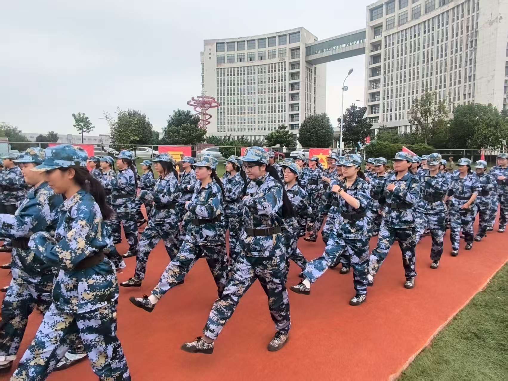 20250923165023_816475.jpg 微信图片_20250922173116_52_1.jpg