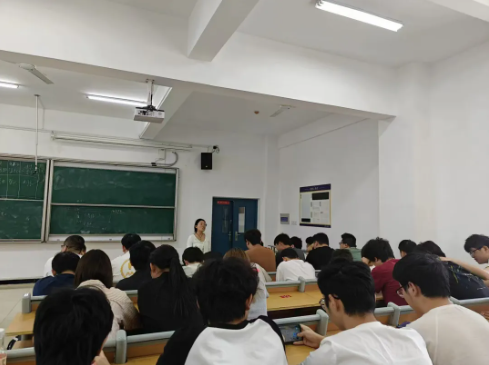 屏幕截图 2025-10-28 213401.png