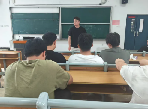 屏幕截图 2025-10-28 213431.png