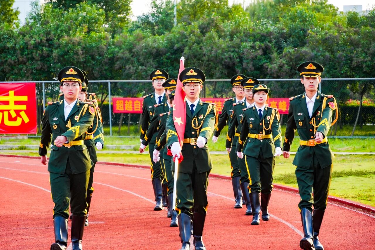 合肥科技职业学院团委举行“青春启新程 笃行向未来”国旗下的青春思政课