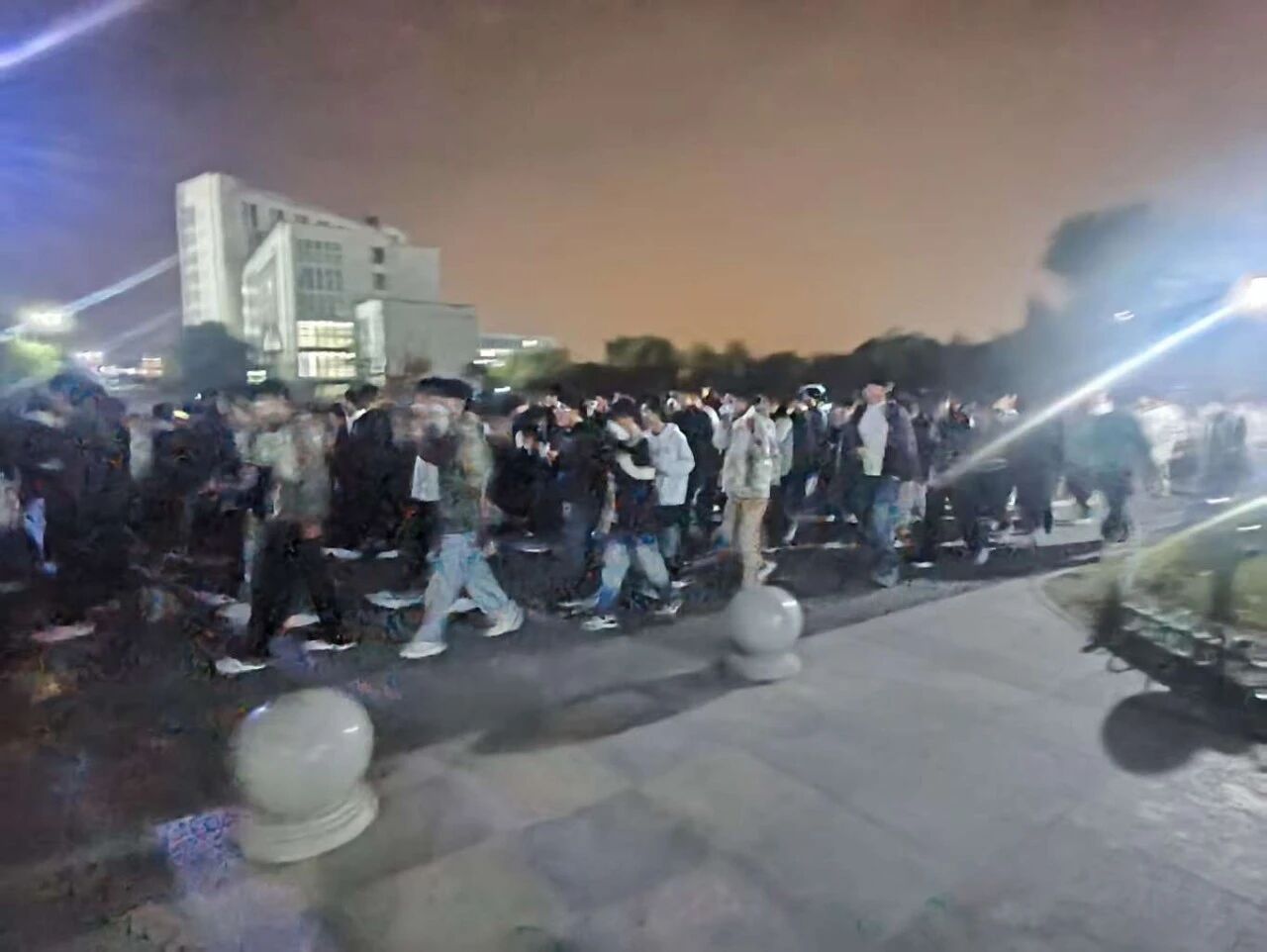 20251108213236_372931.jpg 20251108213236_372931.jpg