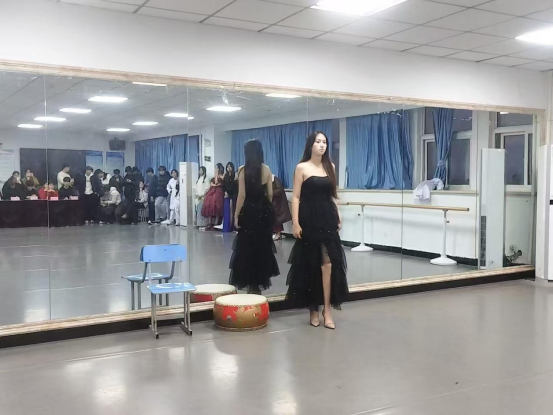 20251205093449_414659.png 20251205093449_414659.png