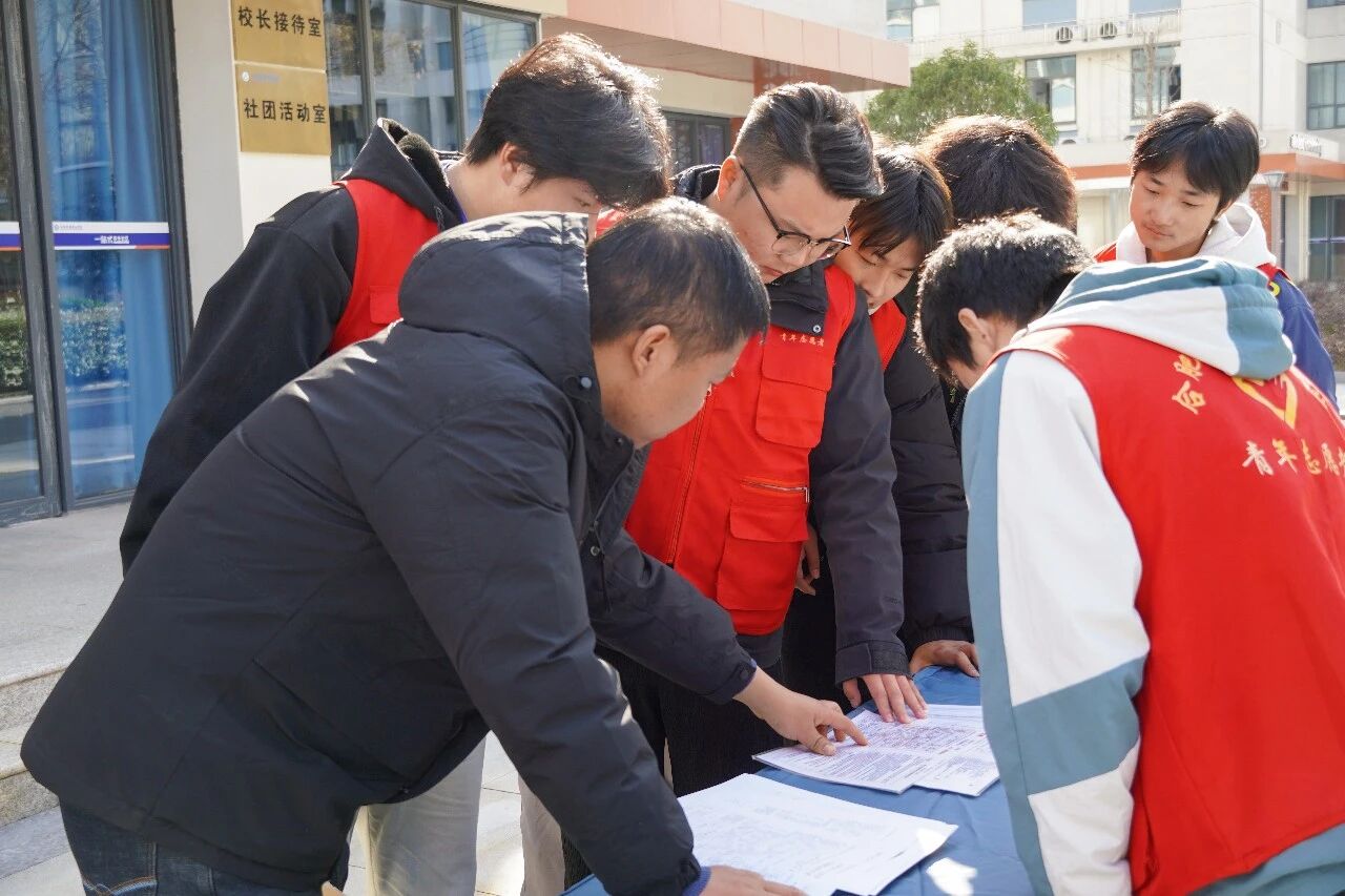 青春热血践初心 志愿同行暖科院 —— 合肥科技职业学院志愿者助力无偿献血活动