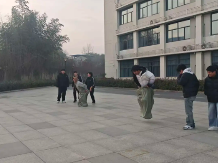 趣味运动绽活力，青春赛场展风采——人工智能学院文化艺术节趣味运动会圆满落幕