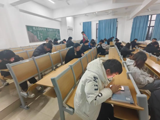 屏幕截图 2025-12-23 222145.png