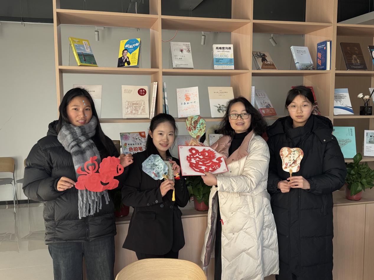 20260115104101_308499.jpg 合影.jpg